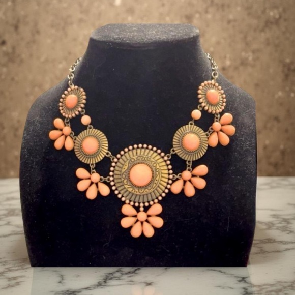 Midwestern necklace orange necklace with brass tone NWT - Picture 11 of 12